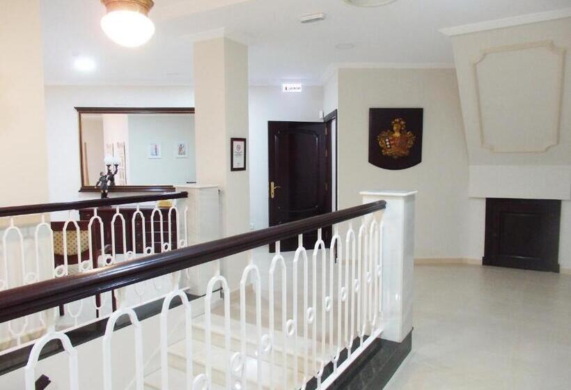 פנסיון Hostal Montemayor