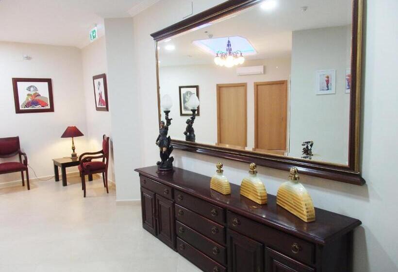 פנסיון Hostal Montemayor