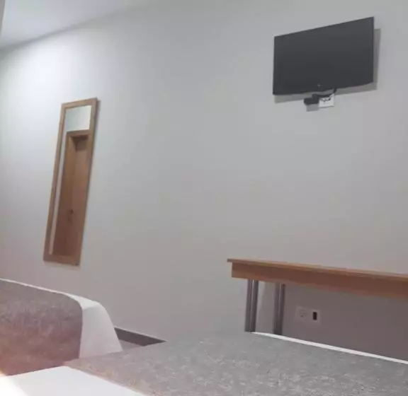 Majatalo Hostal Montemayor