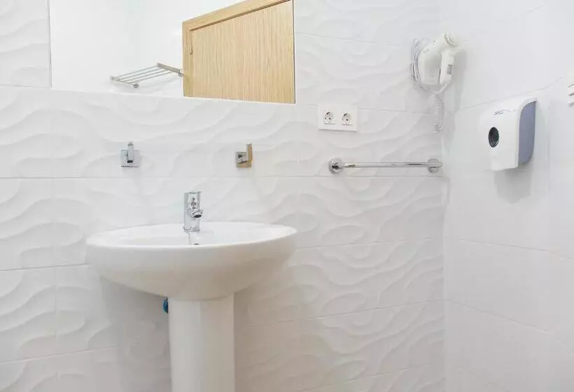 Majatalo Hostal Montemayor