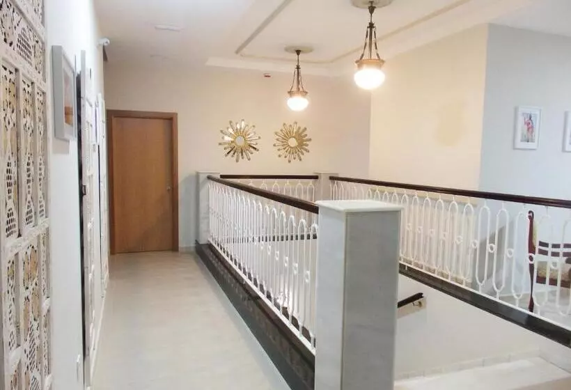 Majatalo Hostal Montemayor