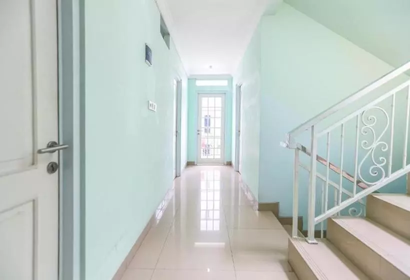 ホテル Oyo 1551 Studento Residence