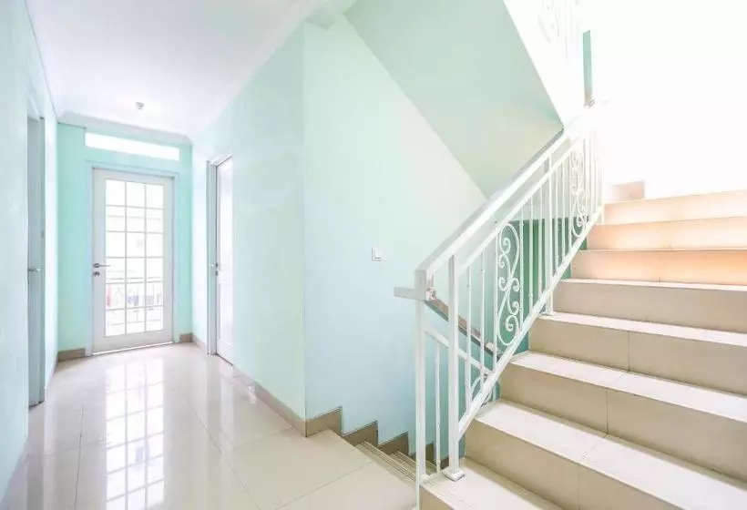 ホテル Oyo 1551 Studento Residence