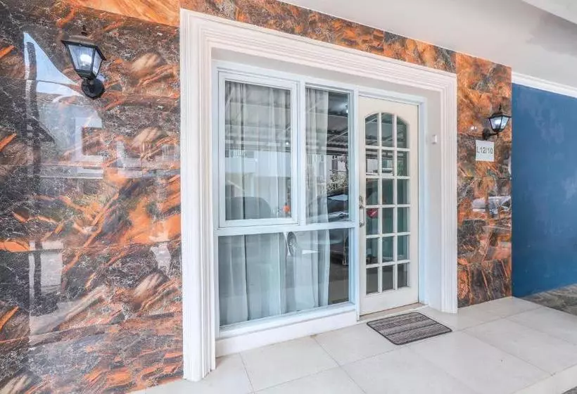 ホテル Oyo 1551 Studento Residence