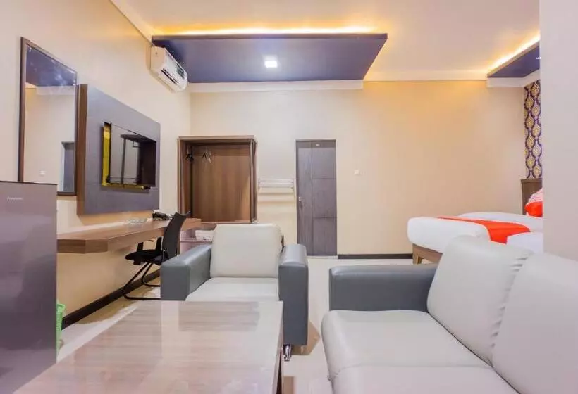 Hotelli Oyo 1636 Wisma Kuta Karang