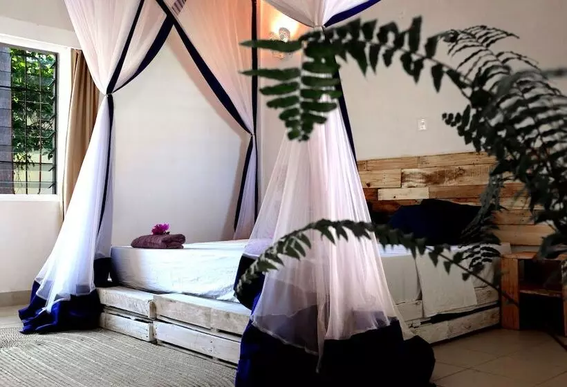 هتل Salty's Kitesurf Village