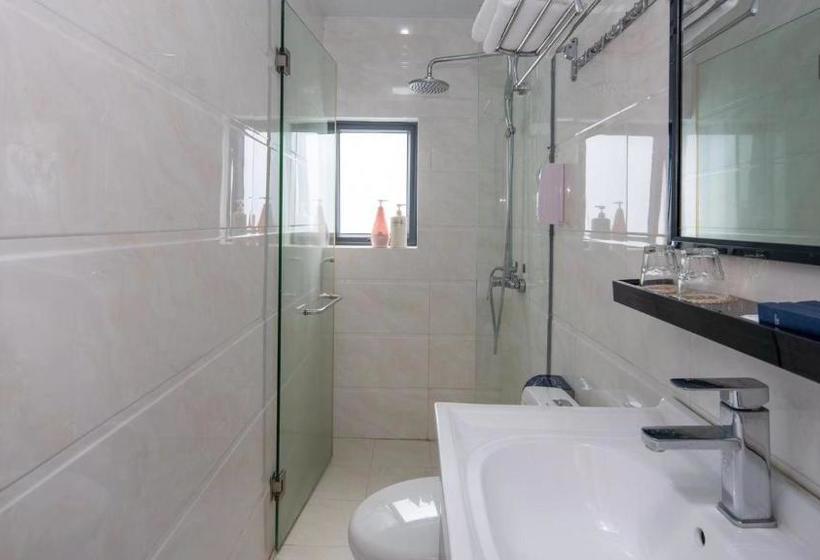 هتل Bright Moon Inn