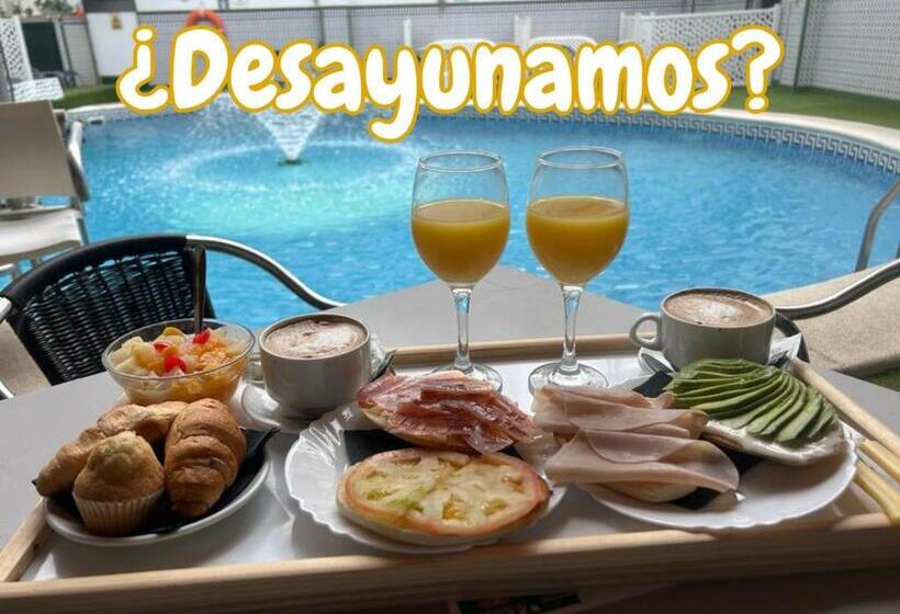 پانسیون Hostal Avenida Andalucia Solo Adultos