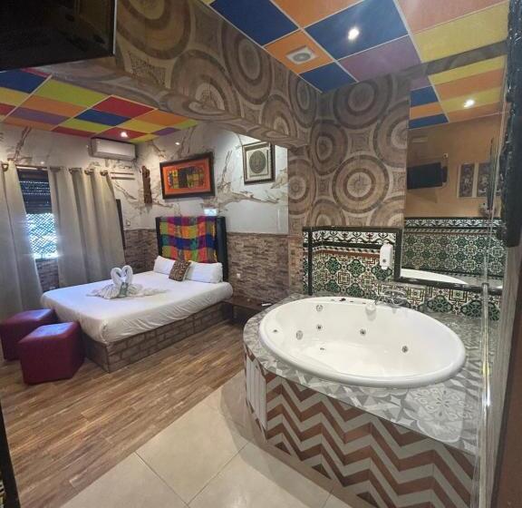 پانسیون Hostal Avenida Andalucia Solo Adultos