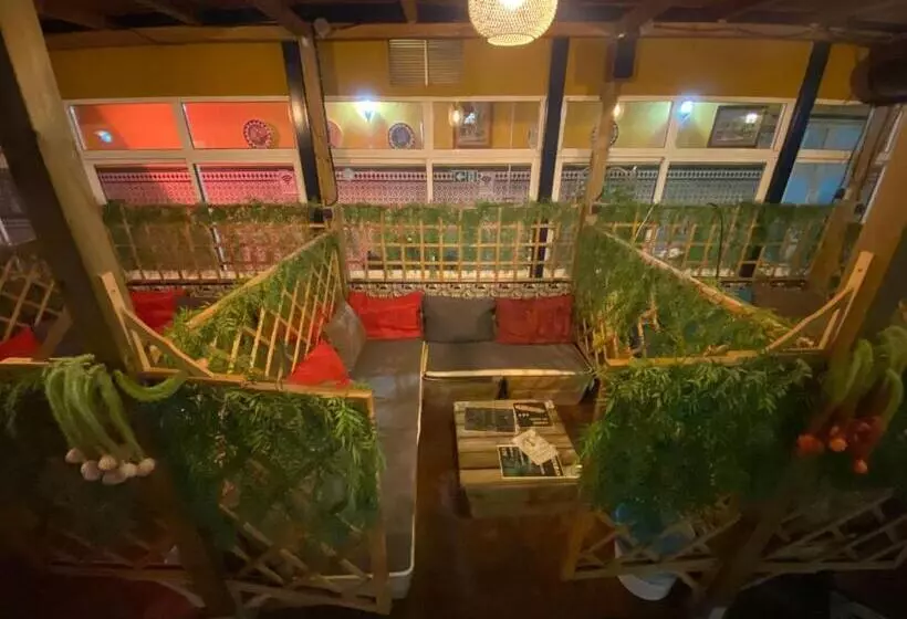 پانسیون Hostal Avenida Andalucia   Solo Adultos