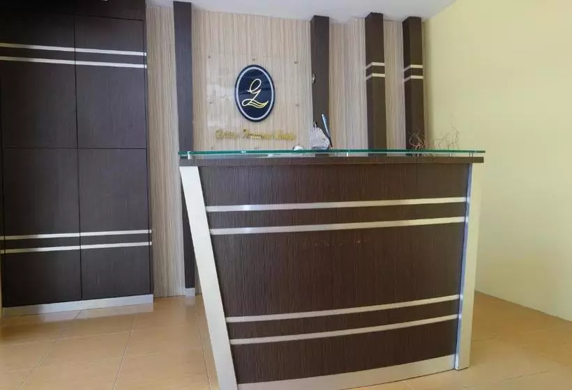 Hotelli Oyo 89352 Golden Terminal Lodge