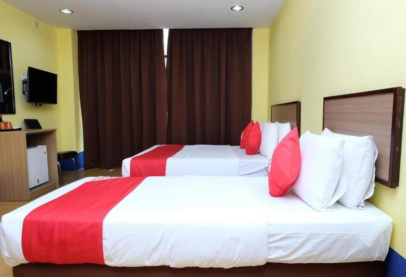 Hotel Oyo 89352 Golden Terminal Lodge