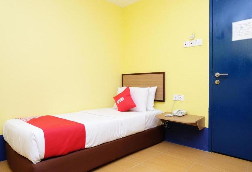 Hotel Oyo 89352 Golden Terminal Lodge