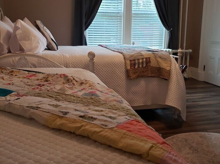 تختخواب و صبحانه Georgestown Inn