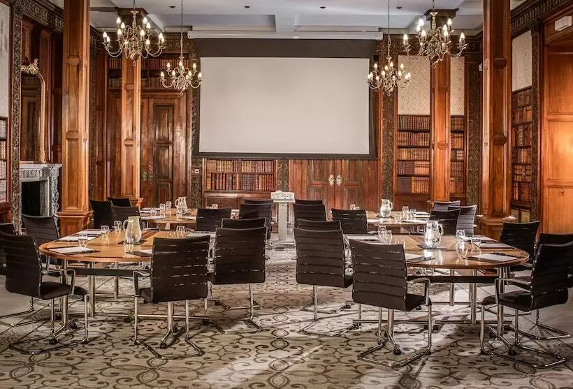 ホテル Clevedon Hall