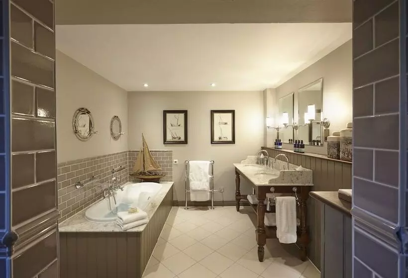 ホテル Clevedon Hall