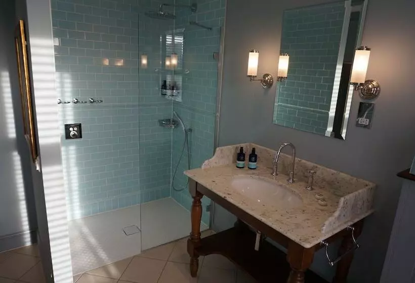 ホテル Clevedon Hall