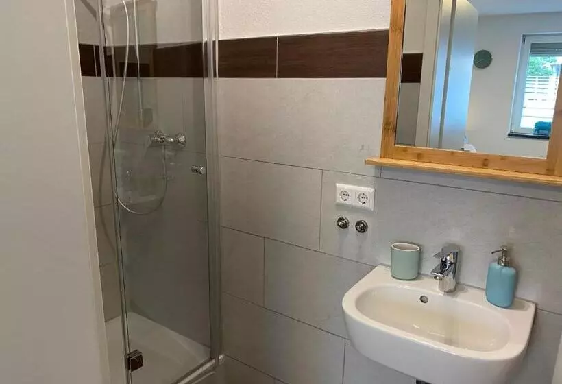 Hotelli Sali Homes   Gaestehaus Lamm Obersulm