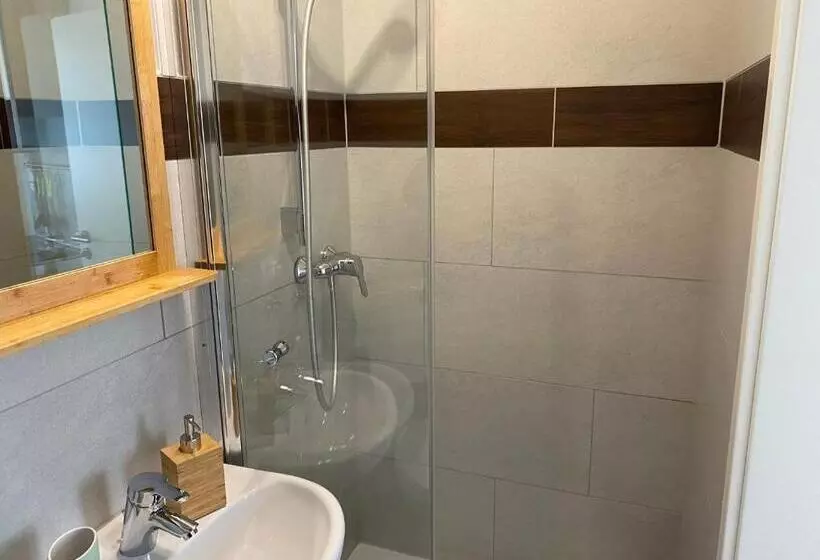 Hotelli Sali Homes   Gaestehaus Lamm Obersulm