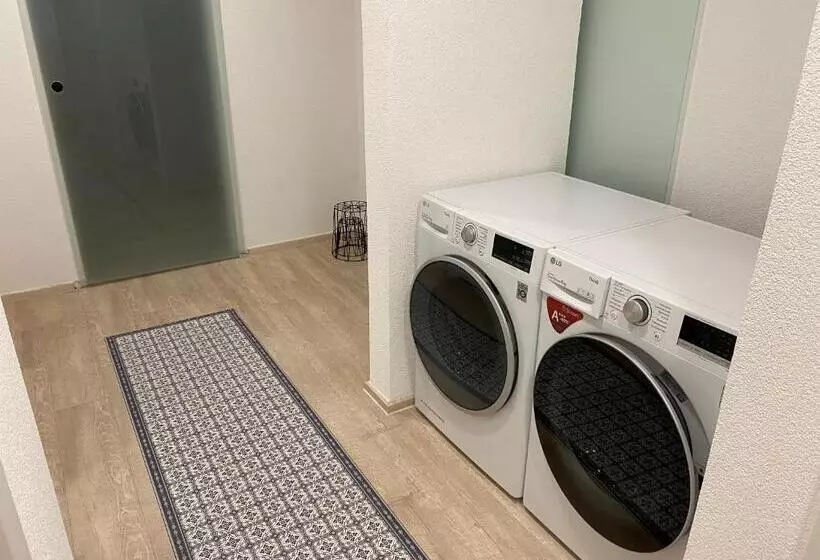 Hotelli Sali Homes   Gaestehaus Lamm Obersulm