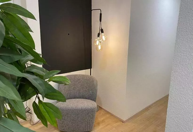 Hotelli Sali Homes   Gaestehaus Lamm Obersulm