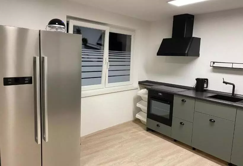 Hotelli Sali Homes   Gaestehaus Lamm Obersulm