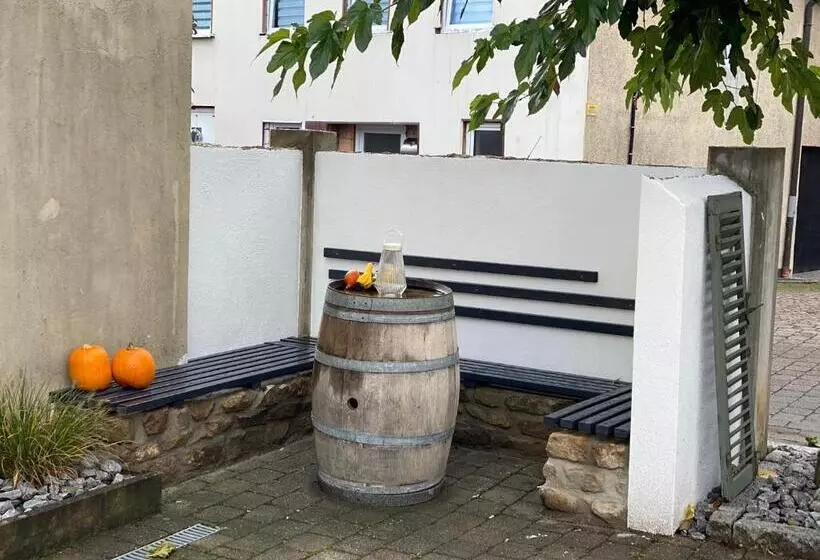 Hotelli Sali Homes   Gaestehaus Lamm Obersulm