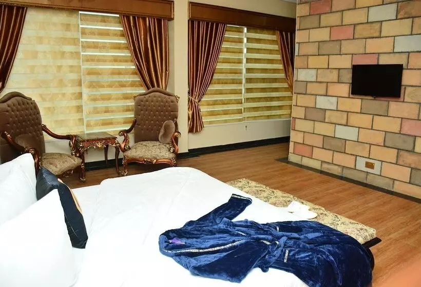 Lj Grand Resort