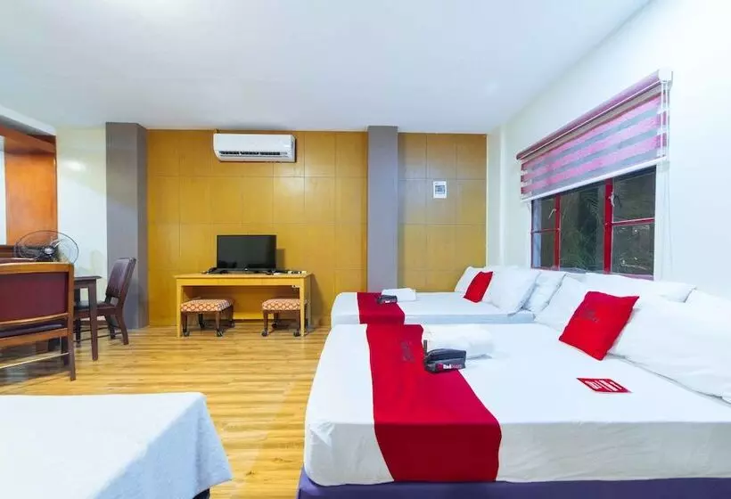 Aamiaismajoitus (B&B) Reddoorz Plus @ Starhomes Olivianville