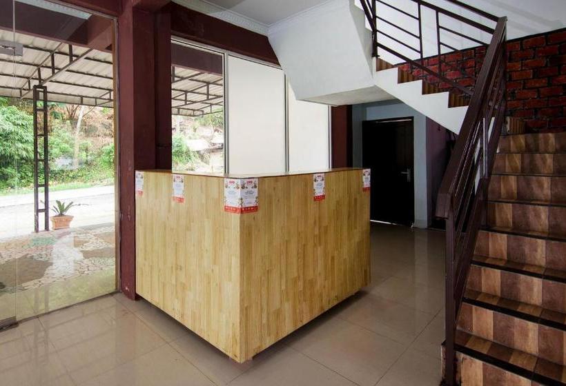 فندق Oyo 1543 Sibayak Ncole