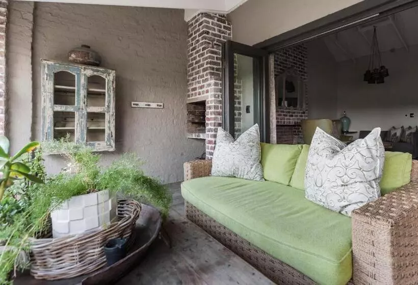 Majatalo Veranda House Boutique Accommodation