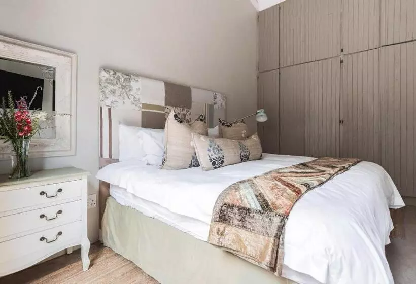 Majatalo Veranda House Boutique Accommodation