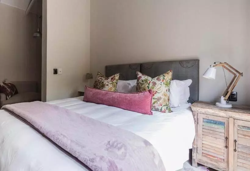 Majatalo Veranda House Boutique Accommodation