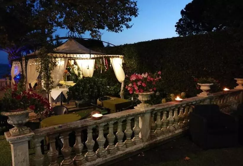 Hotelli Lido   Beach And Palace