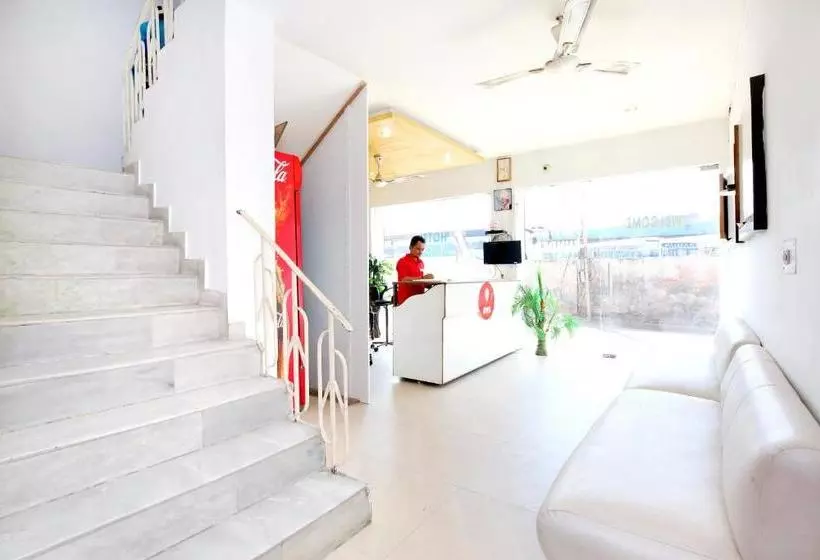 Hotelli Oyo 6785 Sunder Bus Stand