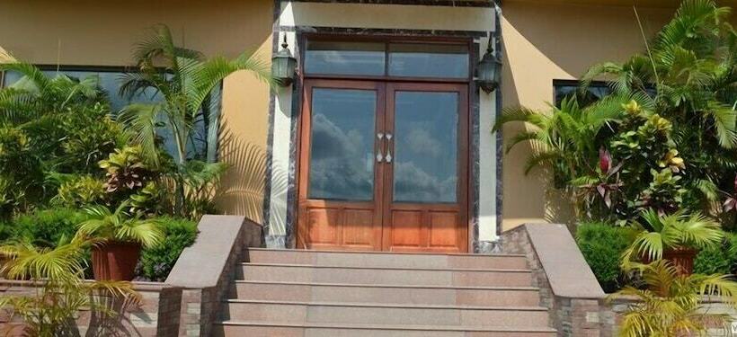 酒店 The Royal Orchid