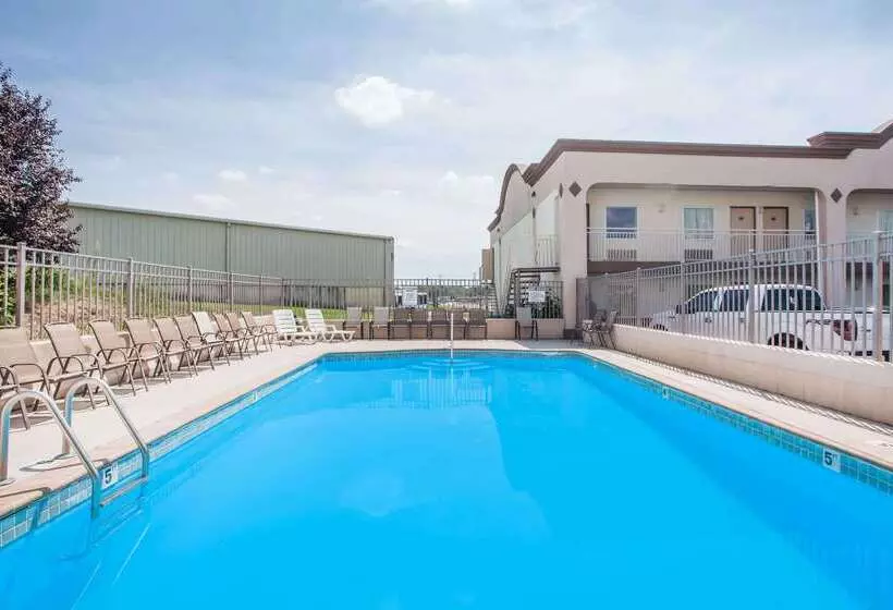 Отель Days Inn By Wyndham Aberdeen