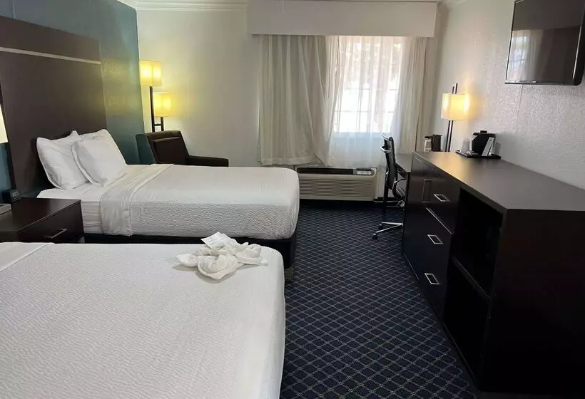 Отель Days Inn By Wyndham Dalhart