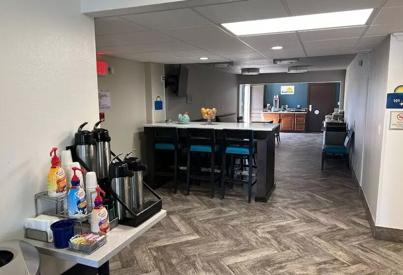 Отель Days Inn By Wyndham Dalhart