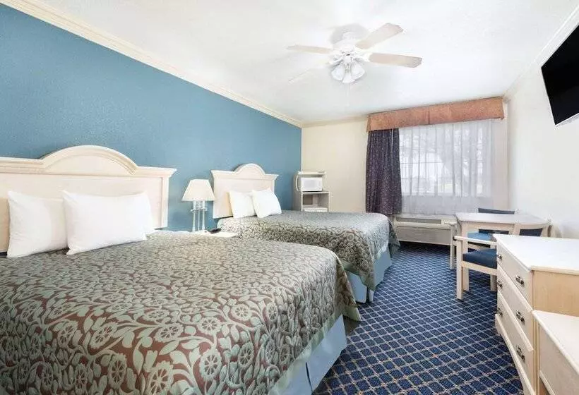 Отель Days Inn By Wyndham Dalhart