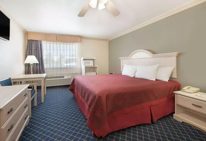 Отель Days Inn By Wyndham Dalhart