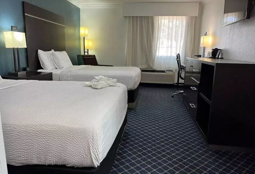 Отель Days Inn By Wyndham Dalhart