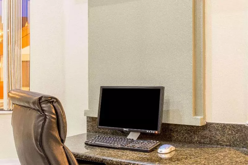 호텔 Days Inn By Wyndham Tucson Airport