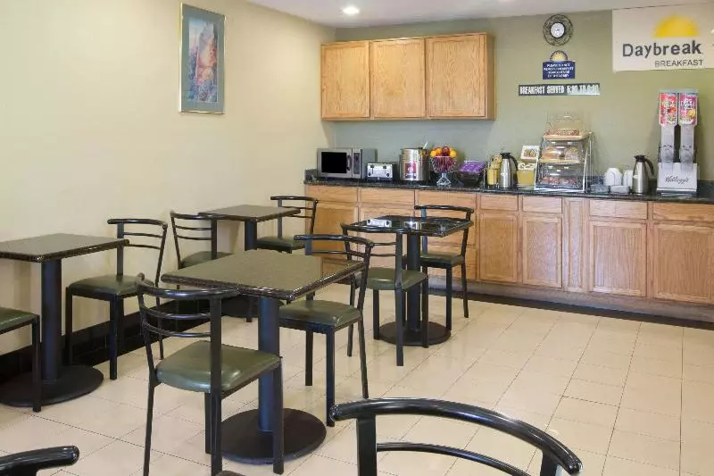 호텔 Days Inn By Wyndham Tucson Airport