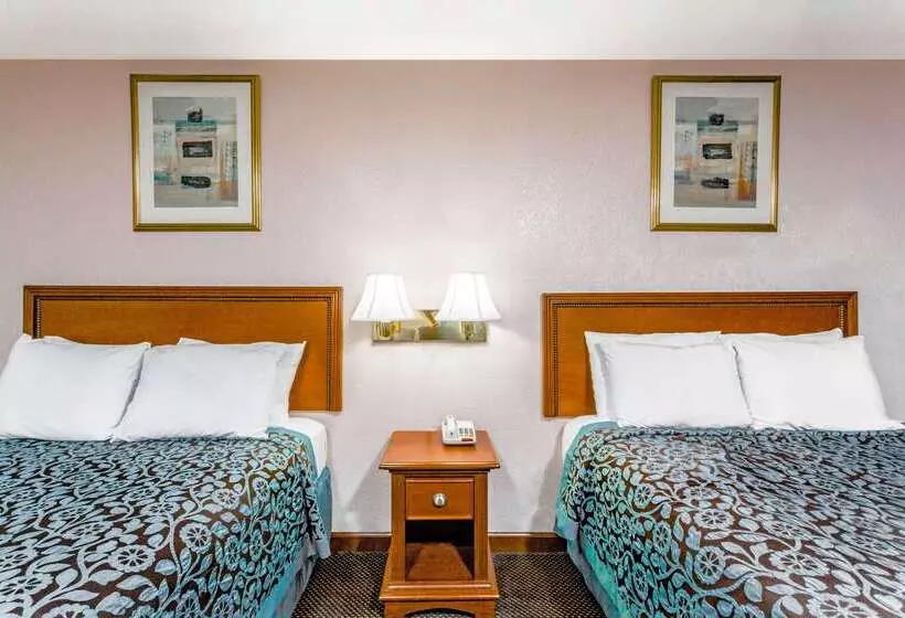 ホテル Days Inn By Wyndham Wurtsboro