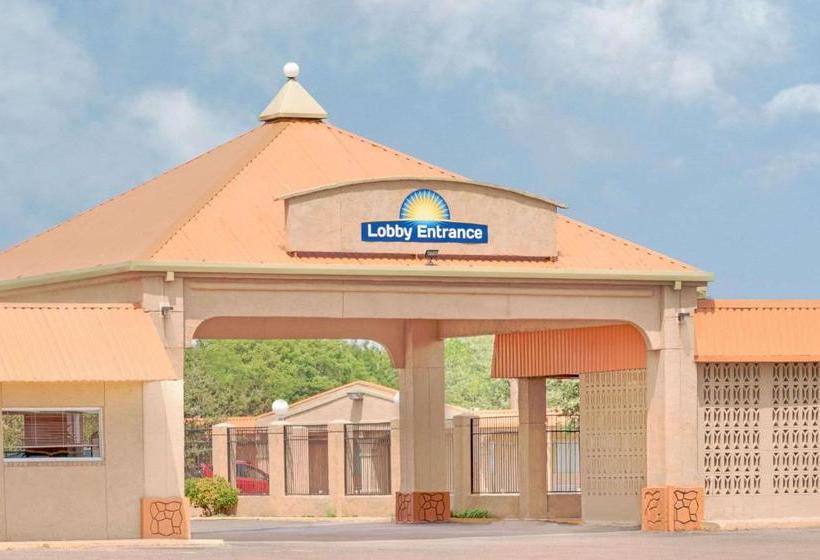 Hotel Days Inn By Wyndham Plainview