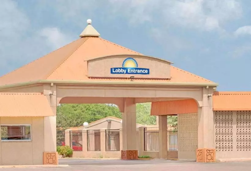 Hotel Days Inn By Wyndham Plainview