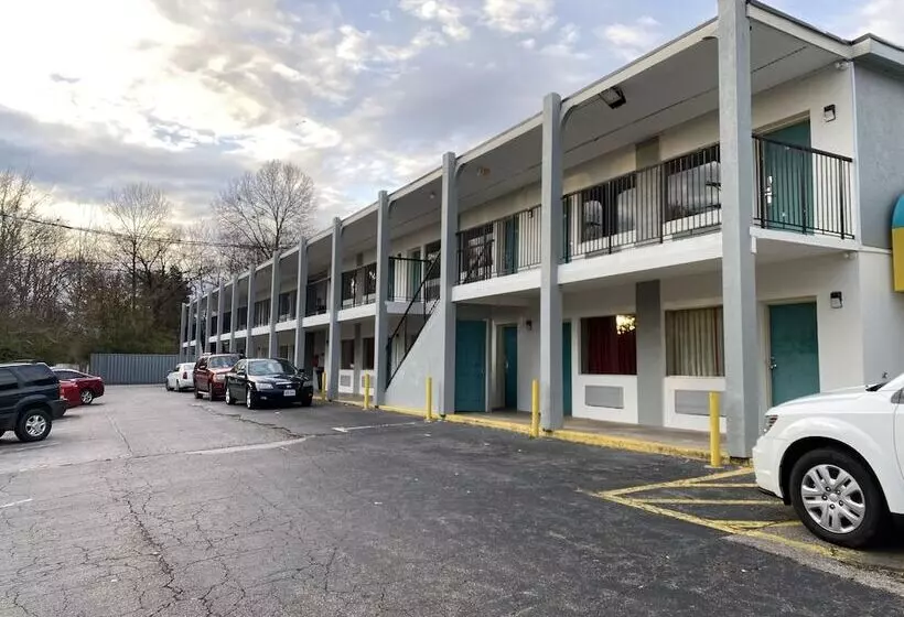 מוטל Red Carpet Inn & Suites   Danville