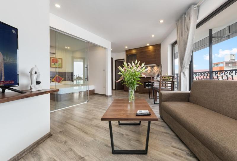 Granda West Lake Apartment