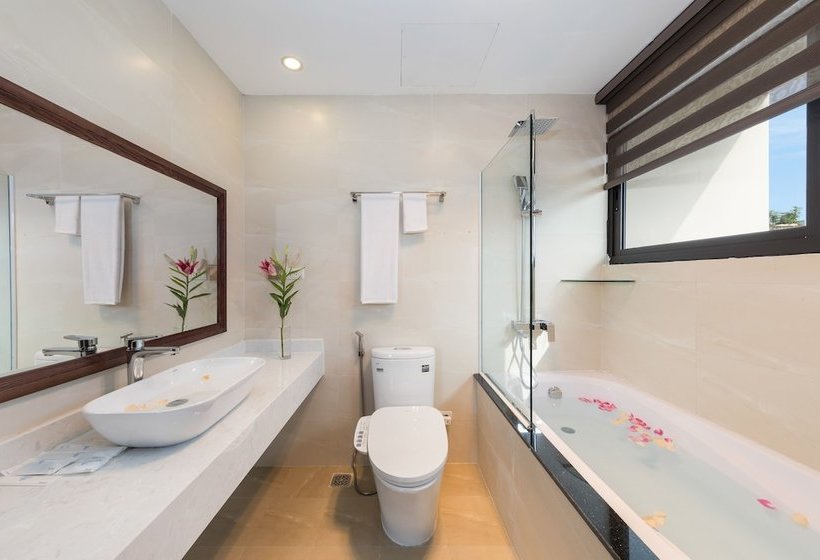 Granda West Lake Apartment